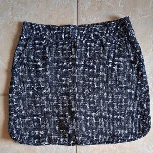 Croft & Barrow Black and White Pull On Skort - M